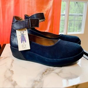 NWT FLY LONDON BANA WEDGE 💕